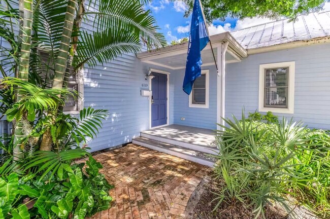 Building Photo - 629 Elizabeth St