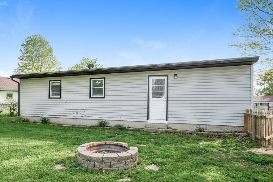 Building Photo - 7303 Dunkirk Ln