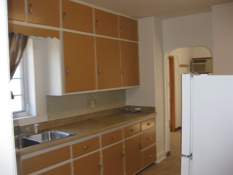 Building Photo - 630 Walnut St