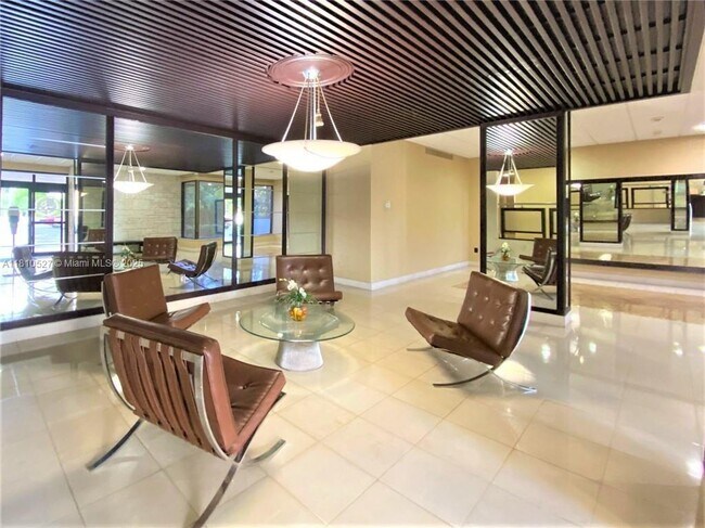 Building Photo - 3375 N Country Club Dr