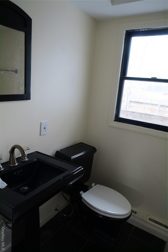 Building Photo - 173 Aspen Rd