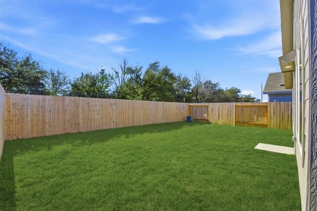 Building Photo - 2631 Lantana Spring Rd