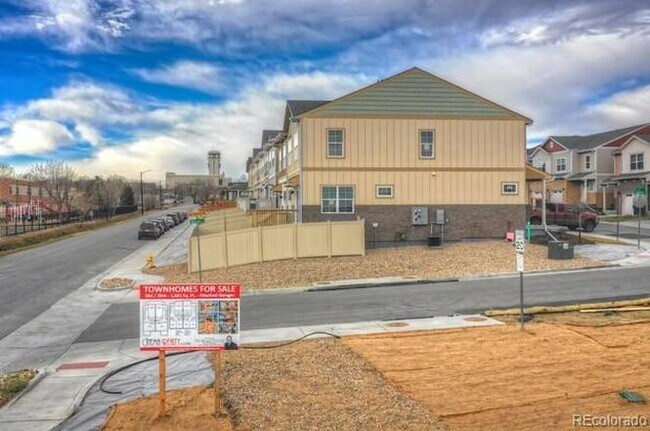 Building Photo - 1650 W 52nd Ct