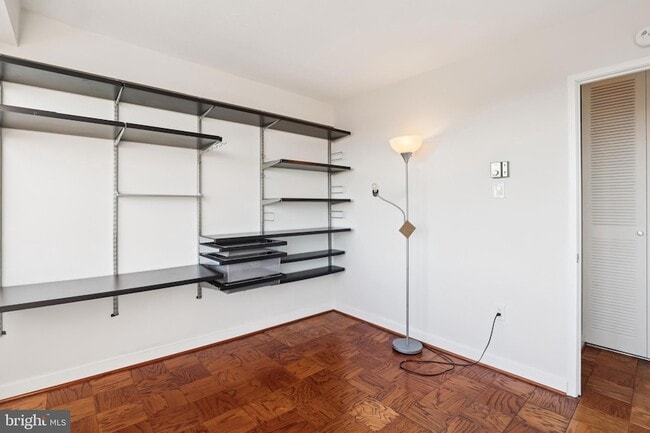 Building Photo - 1301 Delaware Ave SW