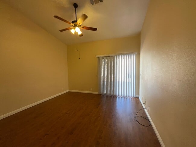 Building Photo - Great 1 story home, 3brs, 2bth, 2cg, RV Gate