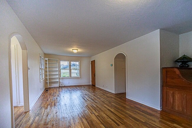 Building Photo - Charming three bedroom, two bath home with a Garage