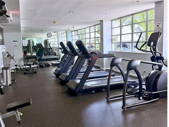 Building Photo - 1408 Brickell Bay Dr