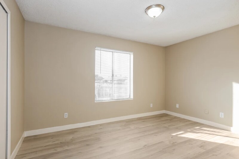 Building Photo - 3011 N 86th Ave