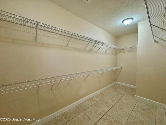 Building Photo - 181 Del Monte St NE