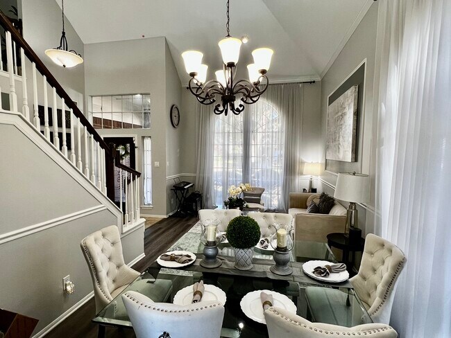 Building Photo - 15611 Brookwood Lake Pl