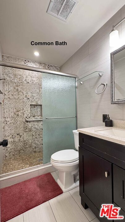 Building Photo - 7516 Oakdale Ave