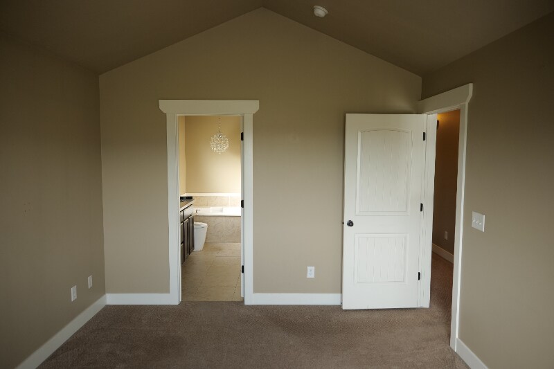 Building Photo - 713 Mystic Creek Way