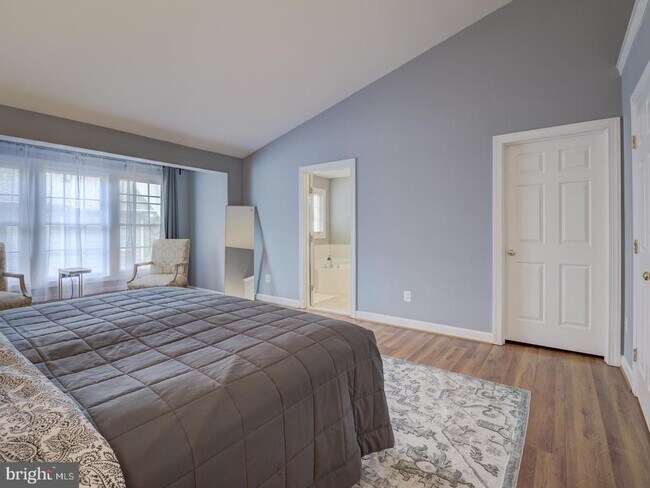 Building Photo - 8410 Chaucer House Ct