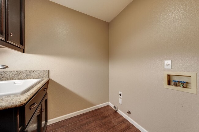 Building Photo - Stunning Folsom Split-Level Home with Pool & 3-Car Garage in Quiet Cul-De-Sac