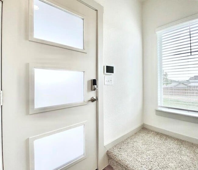 Building Photo - 1005 Winnsboro Lp