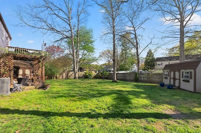 Building Photo - 14 Halo Ave