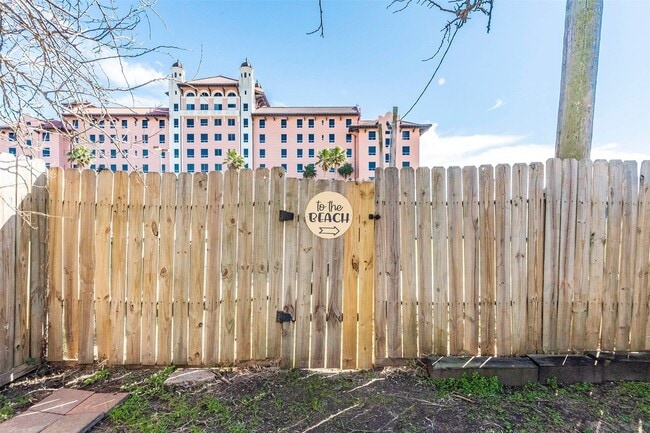 Building Photo - 2021 Avenue O 1/2