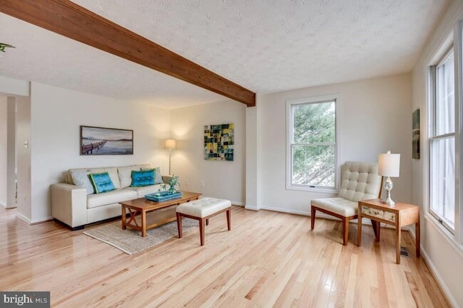 Building Photo - 2025 N Glebe Rd