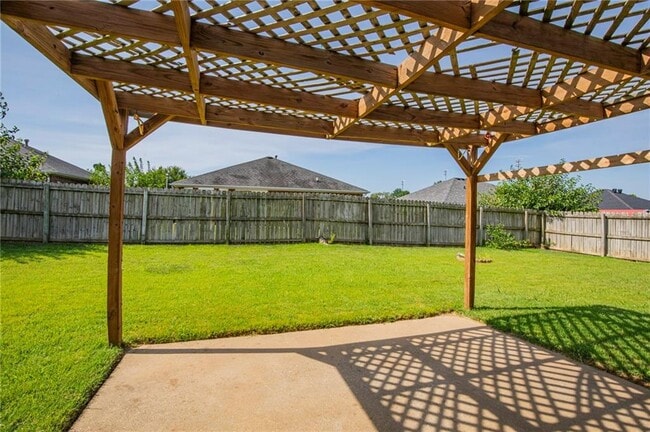 Building Photo - 808 Jon Dr
