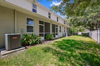 Building Photo - Like New Townhome in Heritage Oaks!