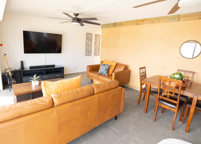 Building Photo - 1750 Kalakaua Ave