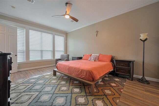 Building Photo - 11826 Legend Manor Dr