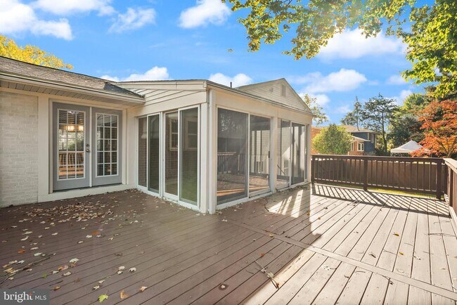 Building Photo - 1726 Baldwin Dr