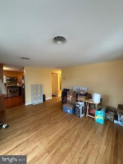 Building Photo - 346 W King St