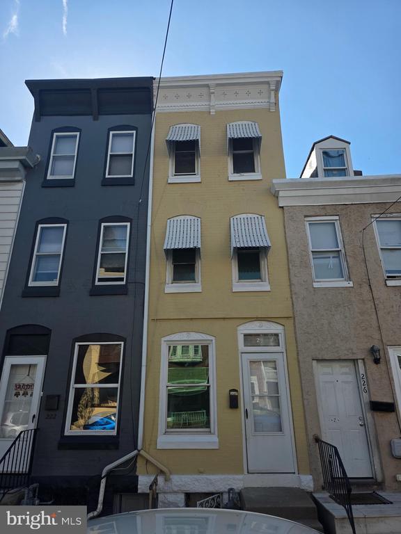 Building Photo - 224 N 11th St