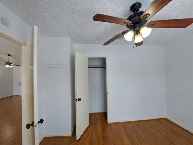 Building Photo - 3807 Quiet Pl Dr