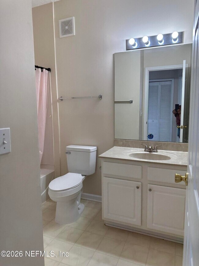 Building Photo - 9740 Summer Grove Way W
