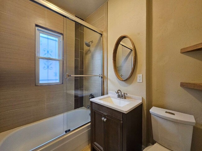 Building Photo - 719 W 1st Ave