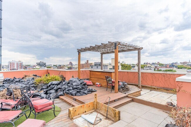 Building Photo - 487 Keap St