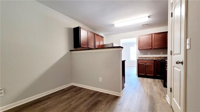 Building Photo - 2566 Piering Dr