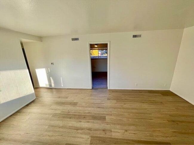 Building Photo - 125 S 200 W