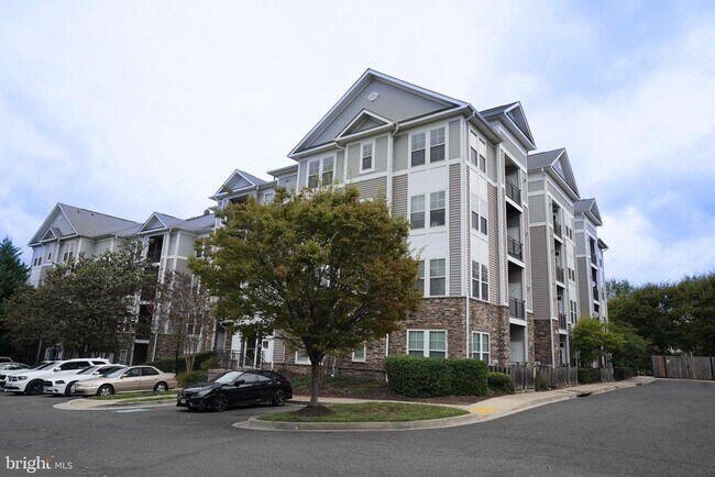 Building Photo - 1311 Karen Blvd