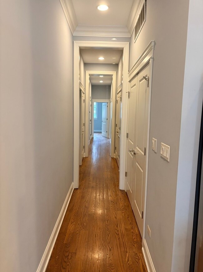 Building Photo - 218 N Halsted St