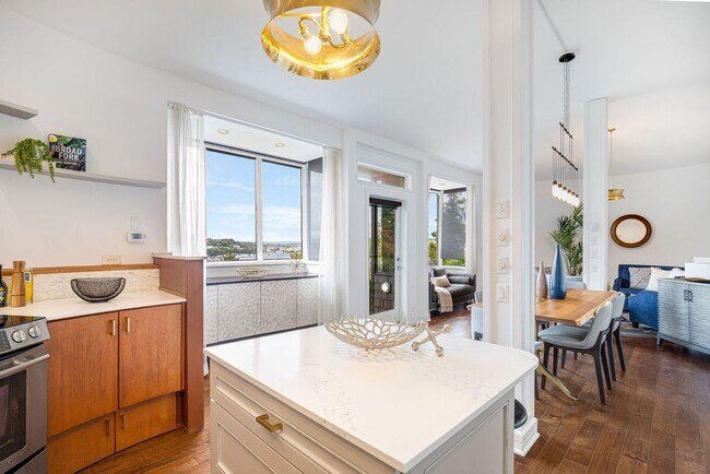 Building Photo - North Capitol Hill One-of-a- Kind Duplex!