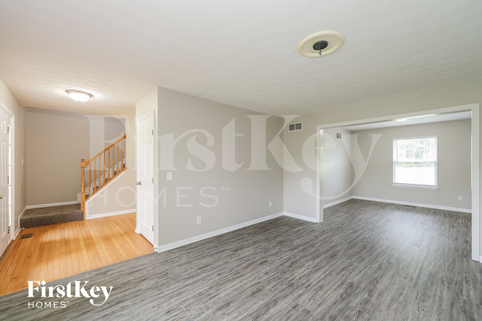 Building Photo - 1211 Parkside Dr