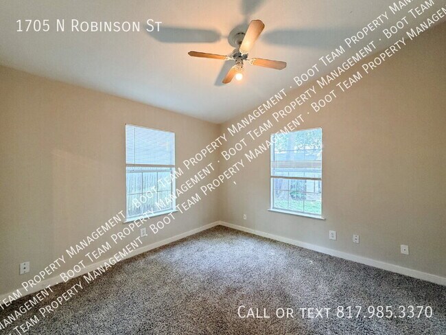 Building Photo - 1705 N Robinson St