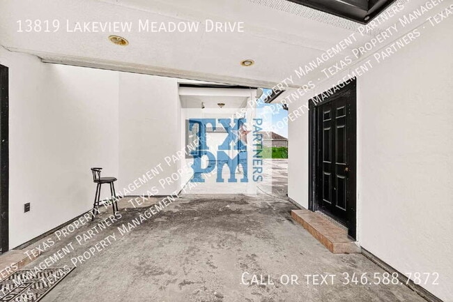 Building Photo - 13819 Lakeview Meadow Dr