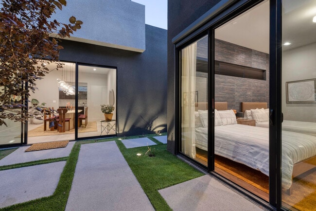 Building Photo - 609 Sleeping Dragon Dr