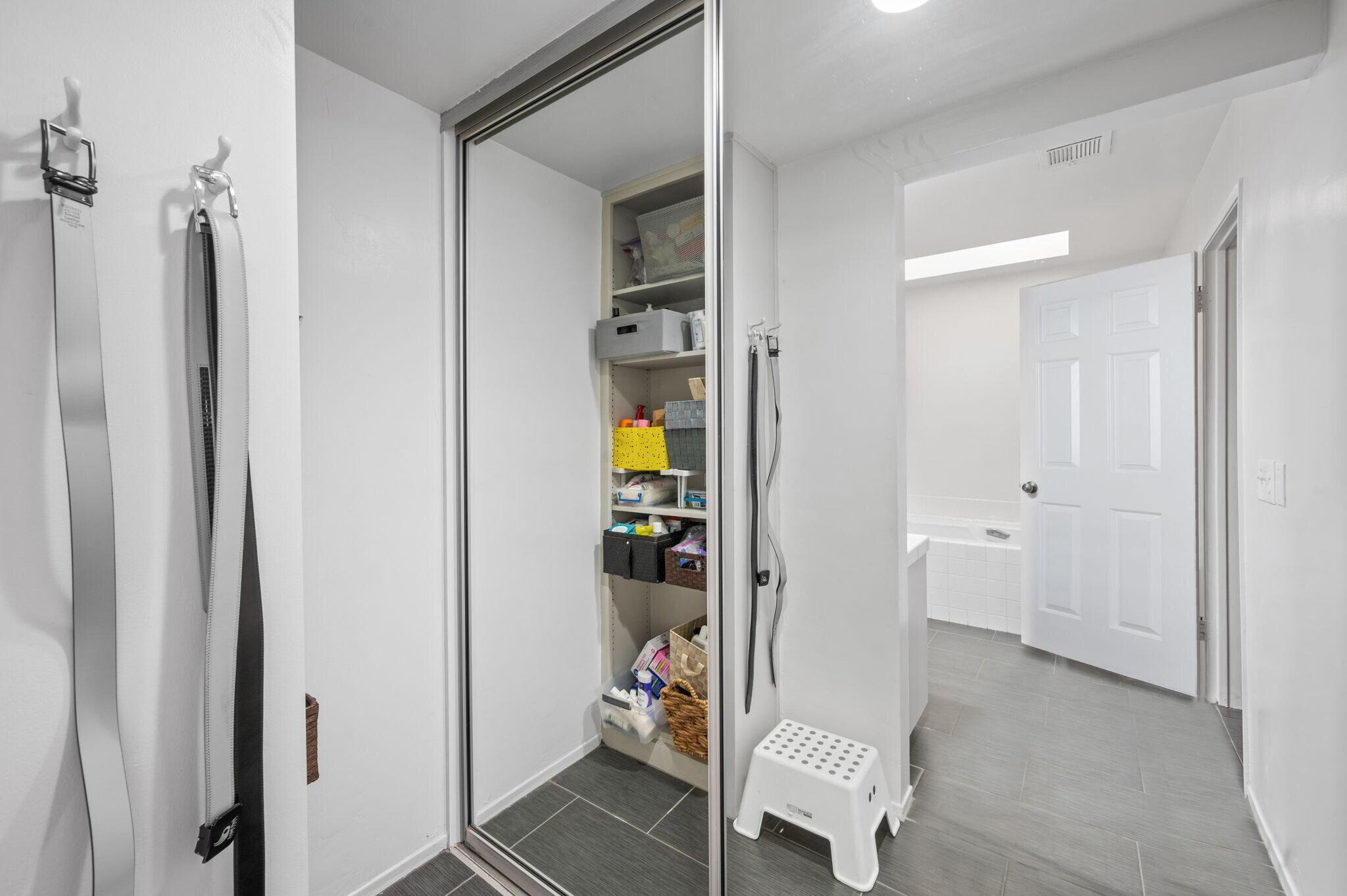 Building Photo - 78990 Bayside Ct