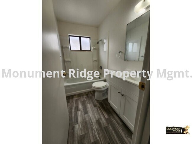 Building Photo - Available Now! Remodeled 2 bed 1 bath Upst...