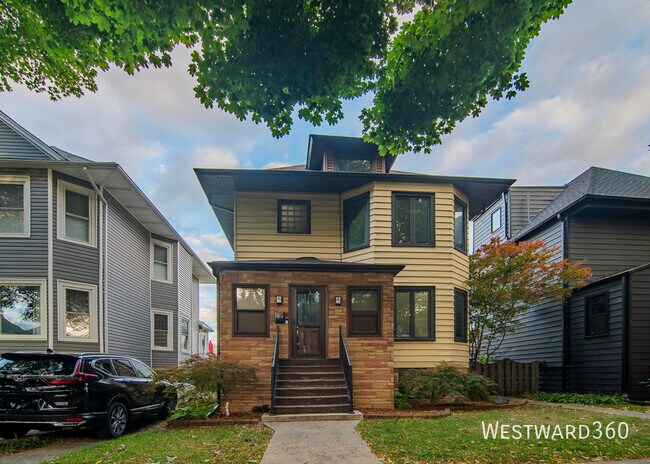 Primary Photo - 4037 N Hamlin Ave