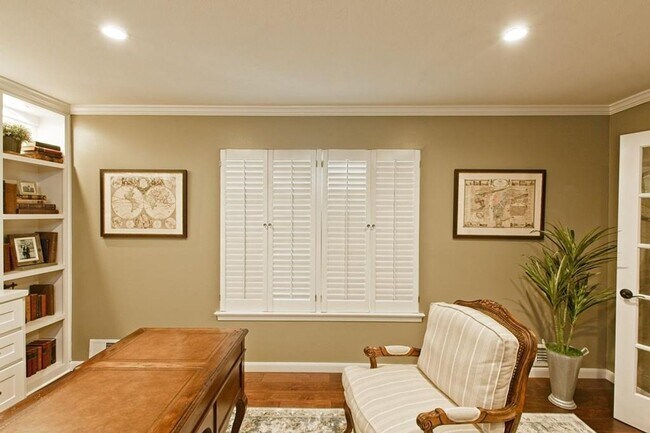 Building Photo - 1307 Glen Cove Dr