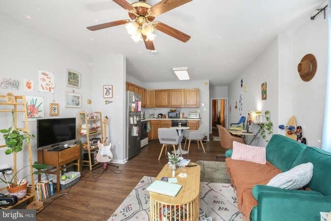 Building Photo - 2220 Almond St