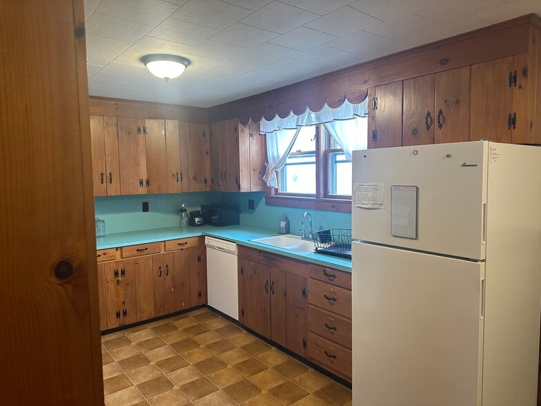 Building Photo - 5 Bayley Ave