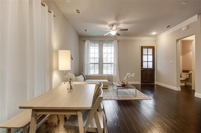 Building Photo - 612 Club Dr