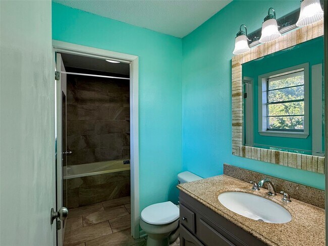 Building Photo - 1501 Stacey St